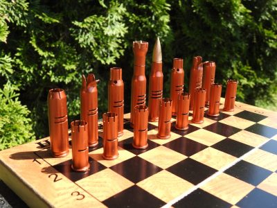 Szachy - figury i pionki szachowe z łusek